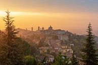 Bergamo bei Sonnenaufgang von Robin Oelschlegel Miniaturansicht
