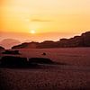 Zonsondergang in Wadi Rum, Jordanië van Suzanne Spijkers