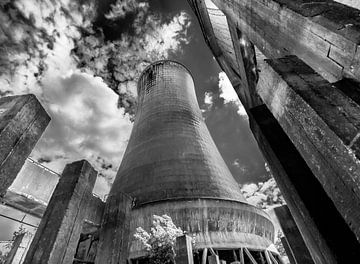 Cooling tower by Olivier Photography