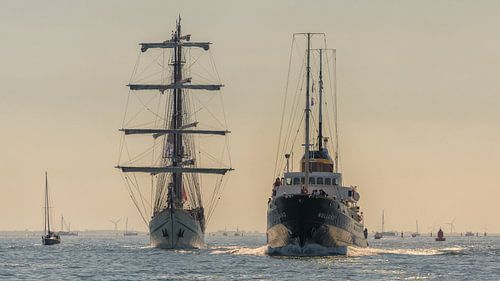Sea tug "Holland" passes sailing vessel "Artemis"