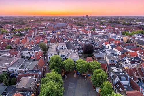 Overzicht van Amersfoort tijdens de zonsopkomst