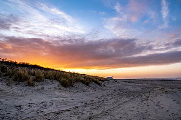 Magische zonsondergang aan de Zeeuwse kust van Joy Mennings