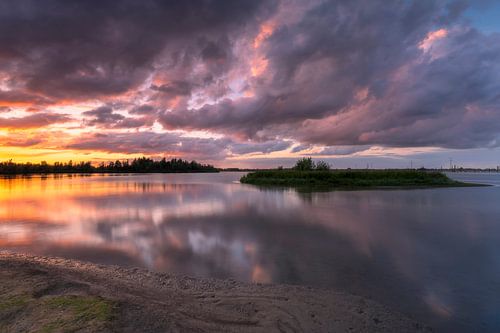 Beautiful colored clouds van Jan Koppelaar Fotografie