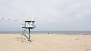 Uitkijktoren voor strandwachters op Ahlbeck strand van Heiko Kueverling
