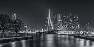 Erasmusbrücke in Rotterdam am Abend - 4