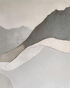 Geschichtete Berge in neutraler Harmonie