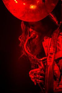 Arno Bakker - sousaphone