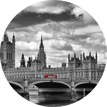 LONDEN Theems & Rode Bussen op Westminster Bridge van Melanie Viola