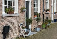 Fassaden des historischen Beginenhofes von Breda aus nächster Nähe von Ruud Morijn Miniaturansicht