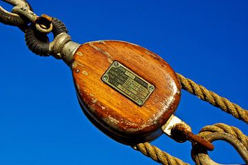 Op een zeilschip. van Norbert Sülzner