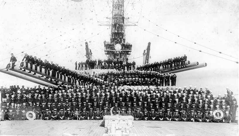 USS Idaho BB-42 mit Besatzung 1919 von Atelier Liesjes
