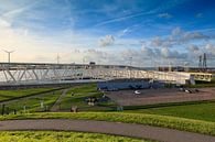 La couverture nuageuse passe la barrière du Maeslant près de Hoek van Holland par gaps photography Aperçu