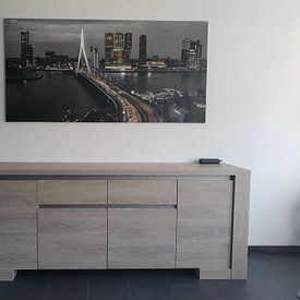 Klantfoto: Skyline Rotterdam by Night  - Rotterdams Finest !   van Sylvester Lobé, op canvas