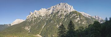 Panorama du Karwendel au-dessus de Mittenwald
