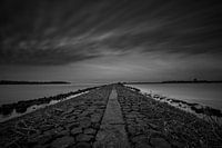 Donkere wolken boven het Ketelmeer