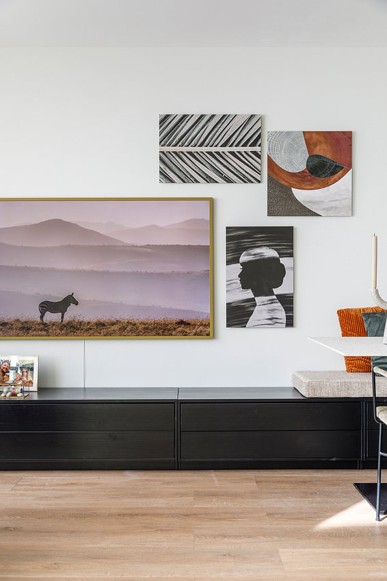 Klantfoto: Modern abstract portret - vrouw zwart/wit  (Gezien bij vtwonen) van Studio Hinte, op Aluminium dibond