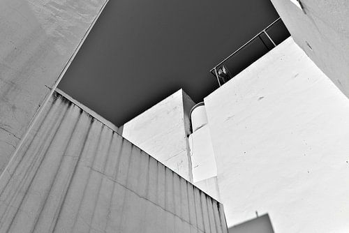 Geometrische gevels in het witte stadje Conil de la Frontera