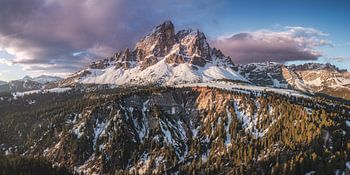 Würzjoch mit Peitlerkofel in den Dolomiten