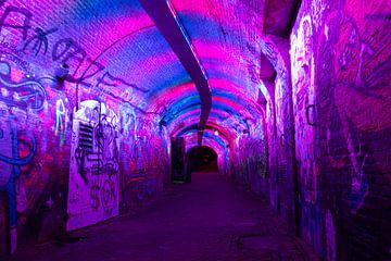 Tunneltje in Utrecht centrum met prachtige kleuren van Rick van de Kraats