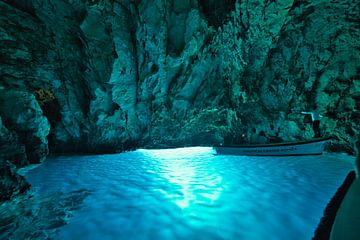 De blauwe grot in Kroatie van janus van Limpt