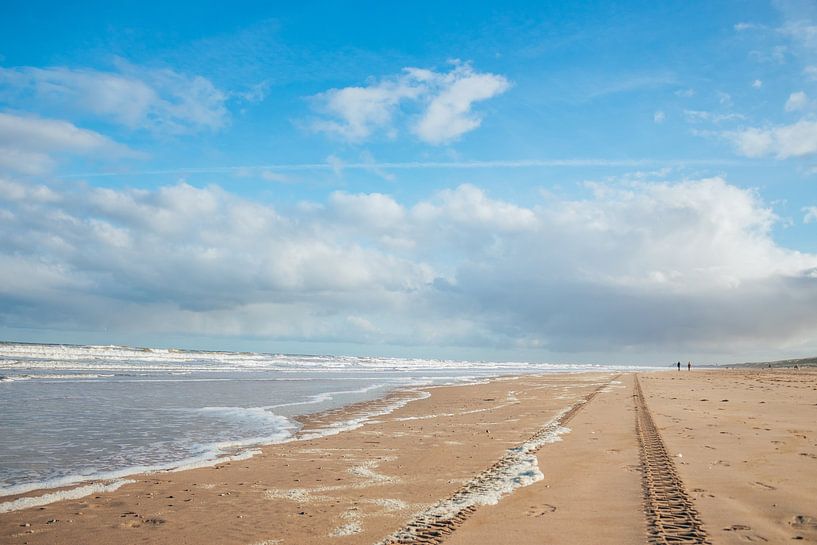 Traces in the sand | A beach walk at Wassenaarse Slag by Wandeldingen