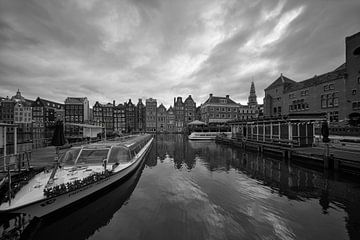 Damrak Amsterdam van Peter Bartelings