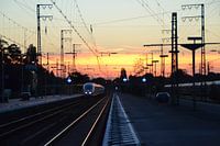 Inter City Express (ICE) met zon ondergang