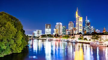 Skyline of Frankfurt at night by Günter Albers