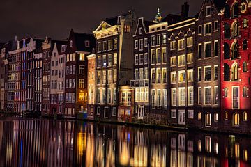 Amsterdam in de nacht van Hans van Oort