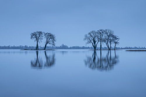 Blue hour Reeuwijkse Plassen by jaapFoto