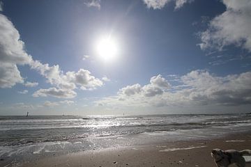 Vue magnifique sur la mer. Avec de superbes nuages sur Wendy Hilberath