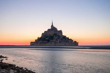 Sonnenuntergang in Mont Saint-Michel von Jacky van Schaijk