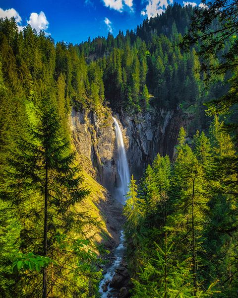 VERSTECKTER WASSERFALL von Simon Schuhmacher