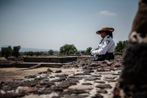 Le policier Teotihuacán près de Mexico