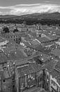 Lucca, Italië - Uitzicht vanaf Torre delle Ore - 4 van Tux Photography thumbnail