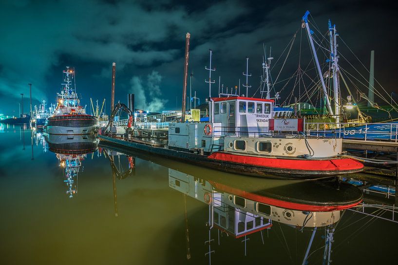 Reflexion auf dem Arbeitsboot von Jan Georg Meijer