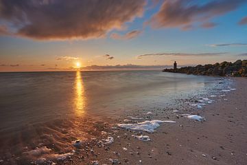 Abendsonne über dem Meer von Etienne Rijsdijk