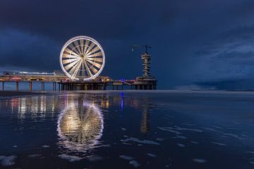 Scheveningen PIer and Big Wheel at Night by Rob Kints
