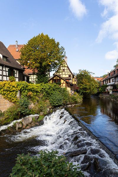 Dorpsgezicht in het pittoreske Kaysersberg in de Franse Elzas (staand) van André Blom Fotografie Utrecht