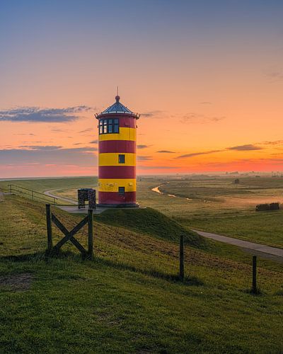 Zonsopkomst bij de vuurtoren van Pilsum