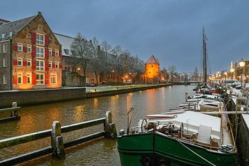Zwolle besneeuwde Thorbeckegracht tijdens een koude winterochtend van Sjoerd van der Wal Fotografie