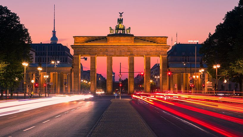 Sonnenaufgang am Brandenburger Tor von Henk Meijer Photography
