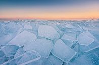 Kruiend ijs aan het Markermeer tijdens de zonsondergang van Original Mostert Photography thumbnail