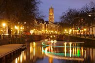 Zicht op Zandbrug en Oudegracht in Utrecht  vanaf de Bemuurde Weerd  van Donker Utrecht thumbnail