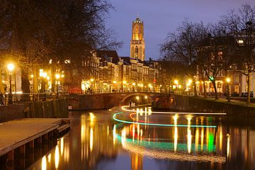 Zicht op Zandbrug en Oudegracht in Utrecht  vanaf de Bemuurde Weerd 