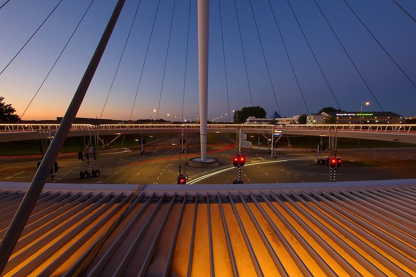 Hovenring in Eindhoven bij zonsondergang van tiny brok