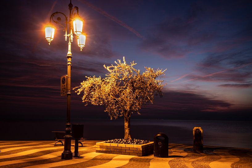 Lazise, lac de Garde après le coucher du soleil, par Winne Köhn