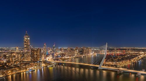 De skyine van Rotterdam van Pieter van Roijen