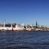 Hamburg City Skyline mit Museumsschiff Cap San Diego und Elbphilharmonie- Panorama von Frank Herrmann