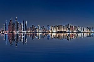 Dubai Skyline Reflectie, Dubai Marina van Dieter Meyrl